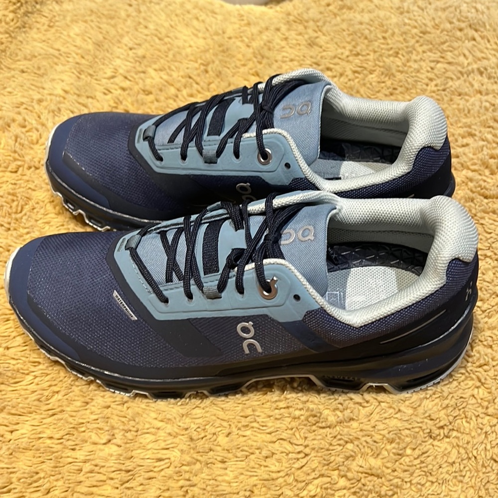 On Running Women's 7 cloudventure  waterproof Shoes Arctic/Marina